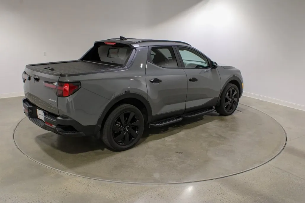 2023 Hyundai Santa Cruz Night photo 1