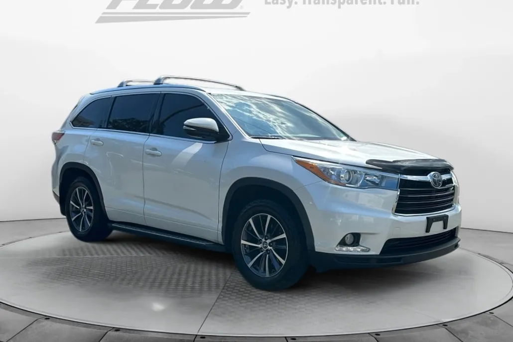 2015 Toyota Highlander Limited Platinum photo 1