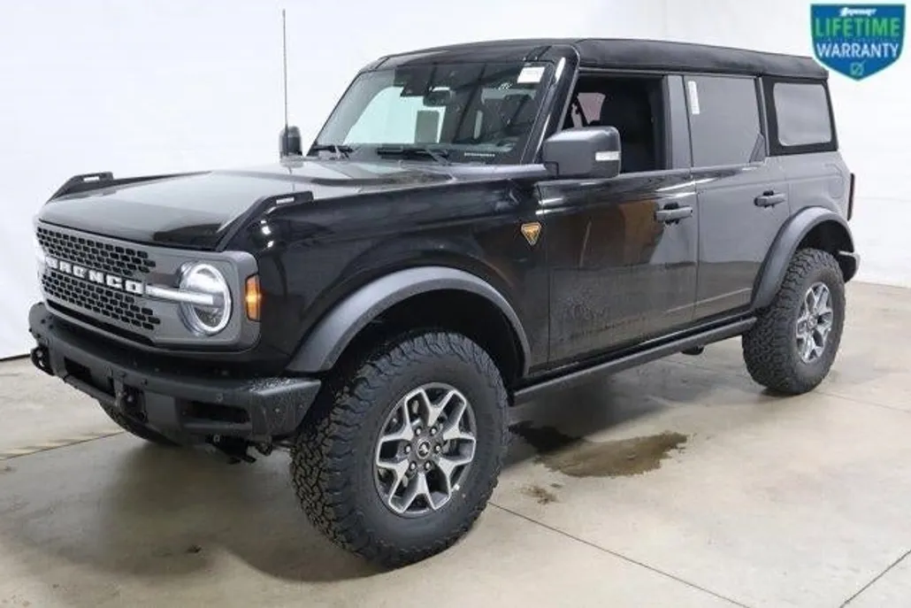 2024 Ford Bronco Badlands photo 1