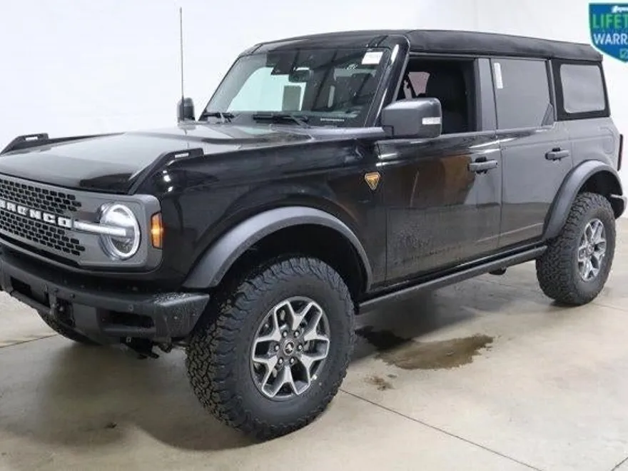 2024 Ford Bronco Badlands photo 1