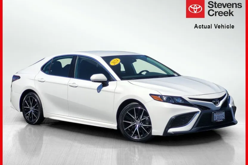 2024 Toyota Camry SE photo 1