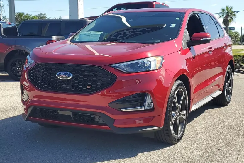 2021 Ford Edge ST photo 1