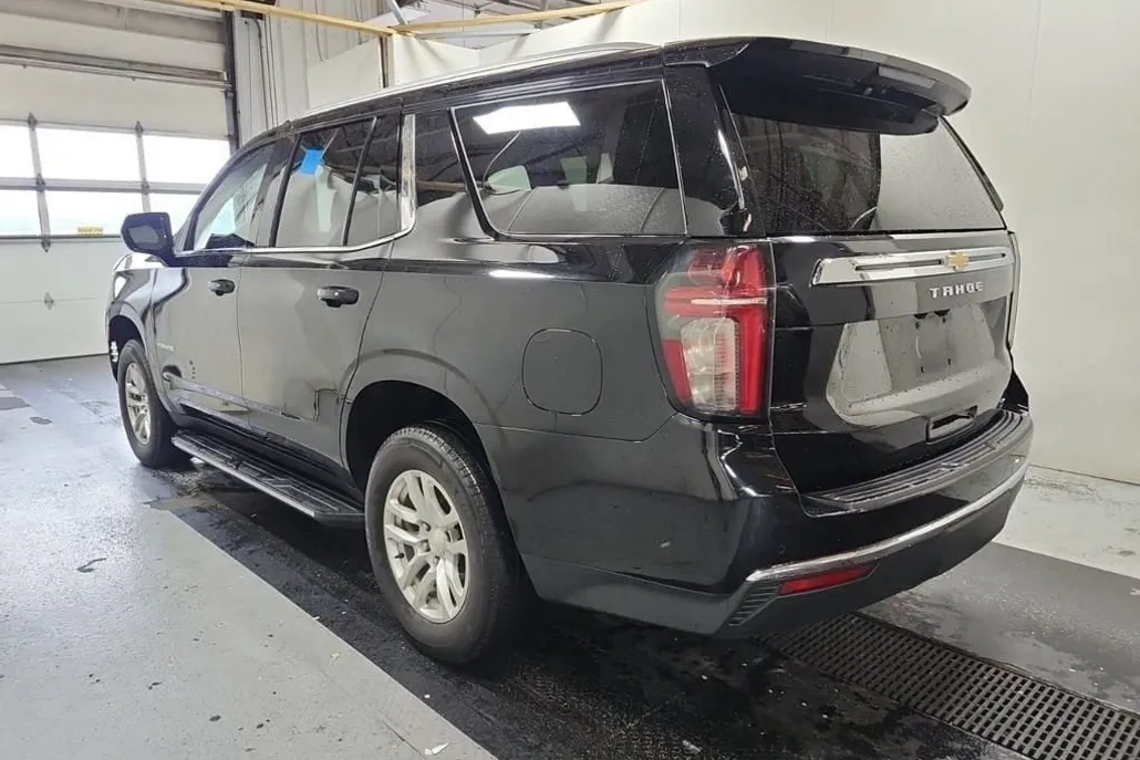 2023 Chevrolet Tahoe LT photo 1