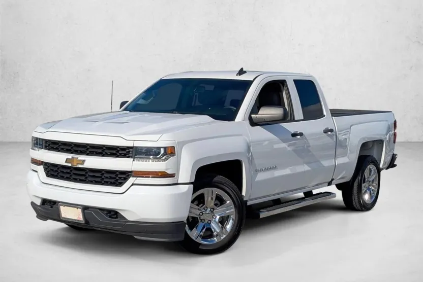 2019 Chevrolet Silverado 1500 Custom photo 1