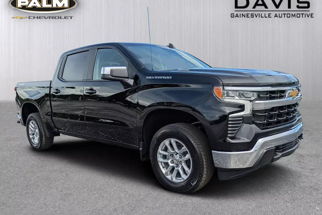 2026 Chevrolet Silverado 1500 LT photo 1