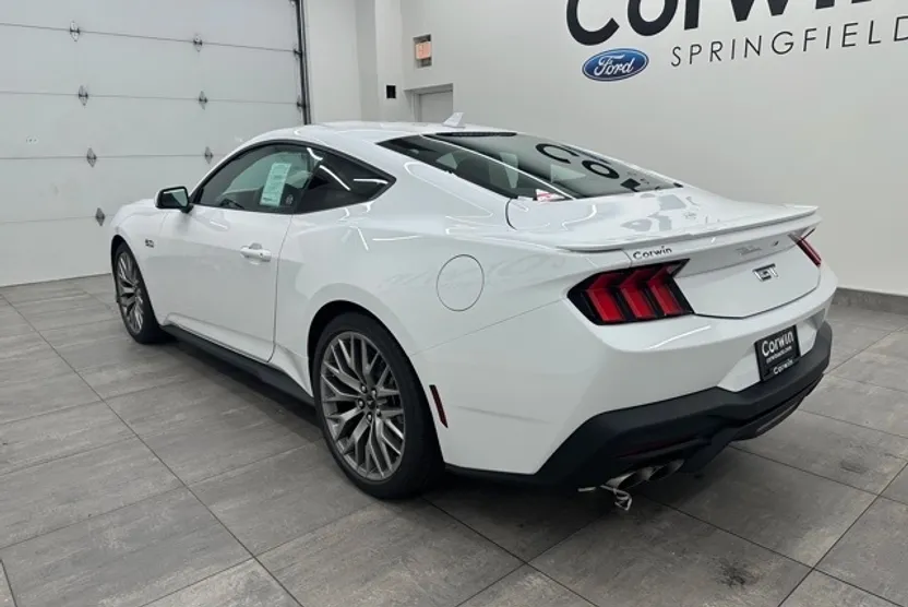 2025 Ford Mustang GT Premium photo 1