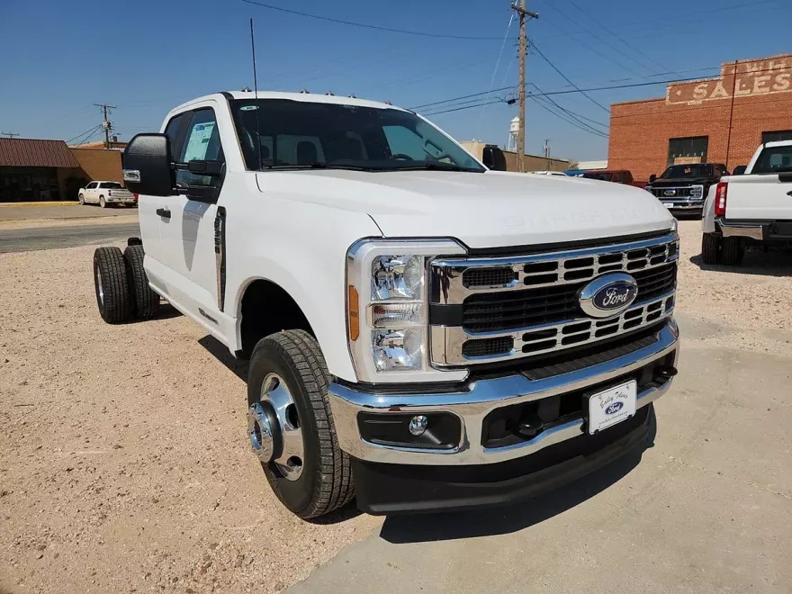 2026 Ford F-350 photo 1