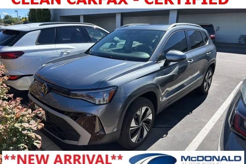 2025 Volkswagen Taos SE photo 1