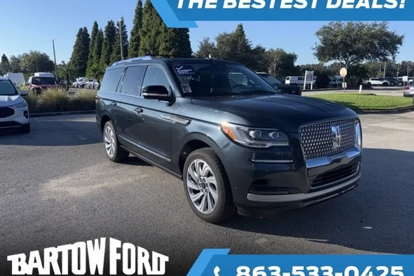 2024 Lincoln Navigator Premiere photo 1