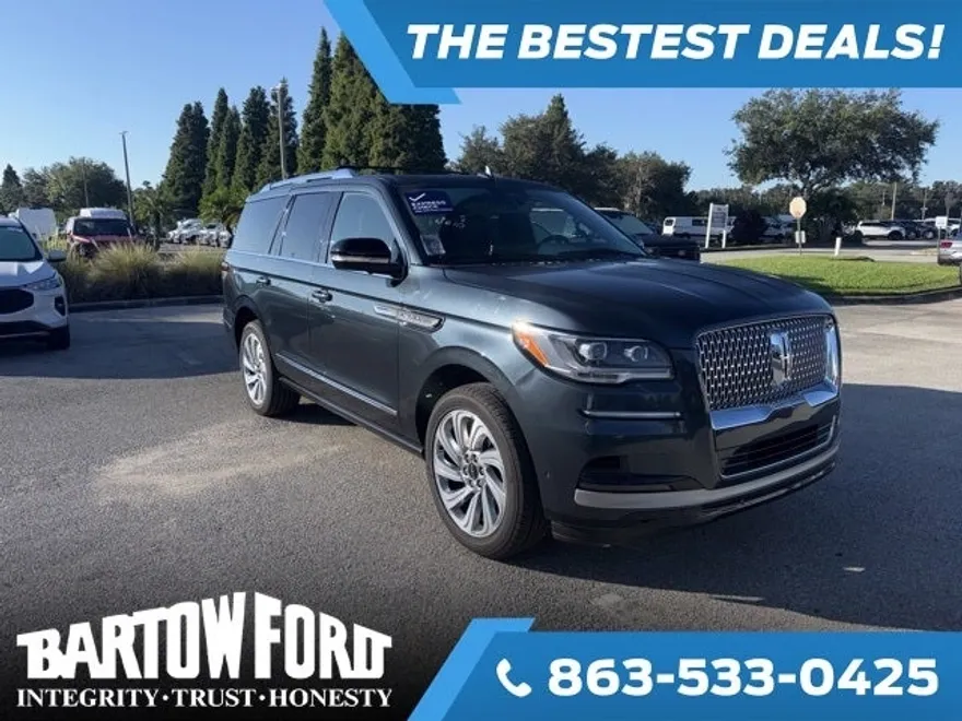 2024 Lincoln Navigator Premiere photo 1