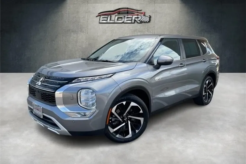 2023 Mitsubishi Outlander PHEV SE photo 1