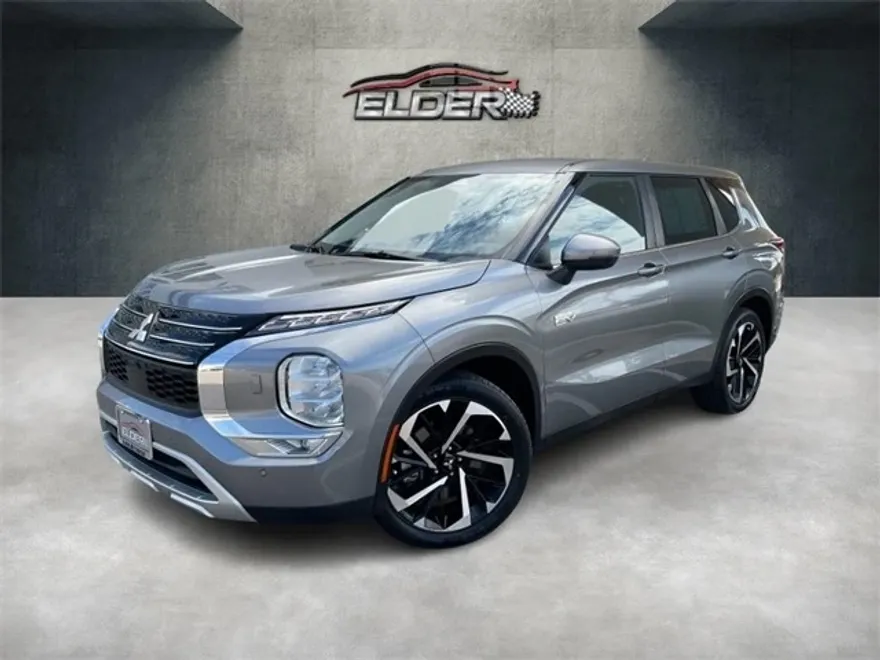 2023 Mitsubishi Outlander PHEV SE photo 1