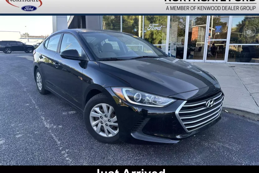 2017 Hyundai Elantra SE photo 1