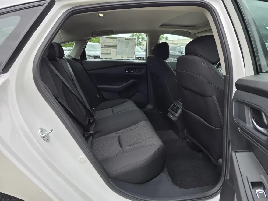 2025 Honda Accord SE photo 1