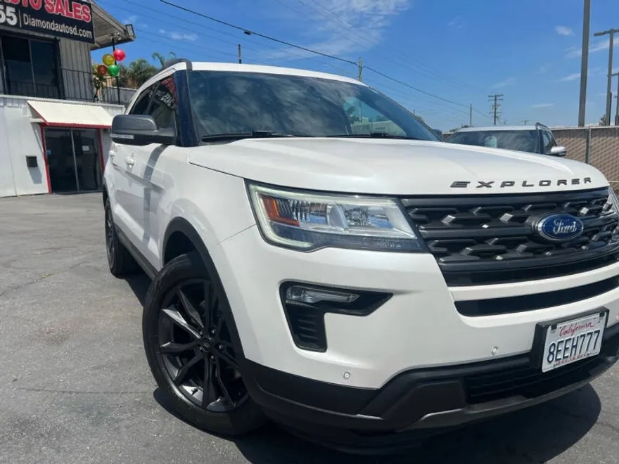 2018 Ford Explorer XLT photo 1