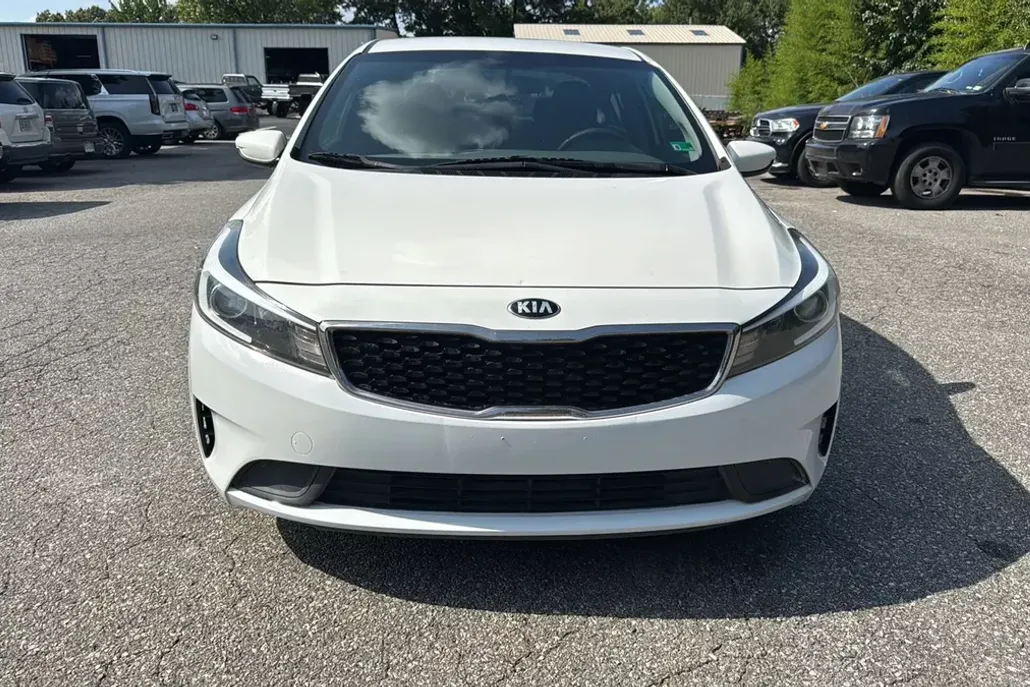 2017 Kia Forte LX Base photo 1