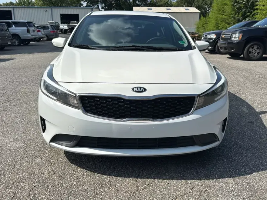 2017 Kia Forte LX Base photo 1