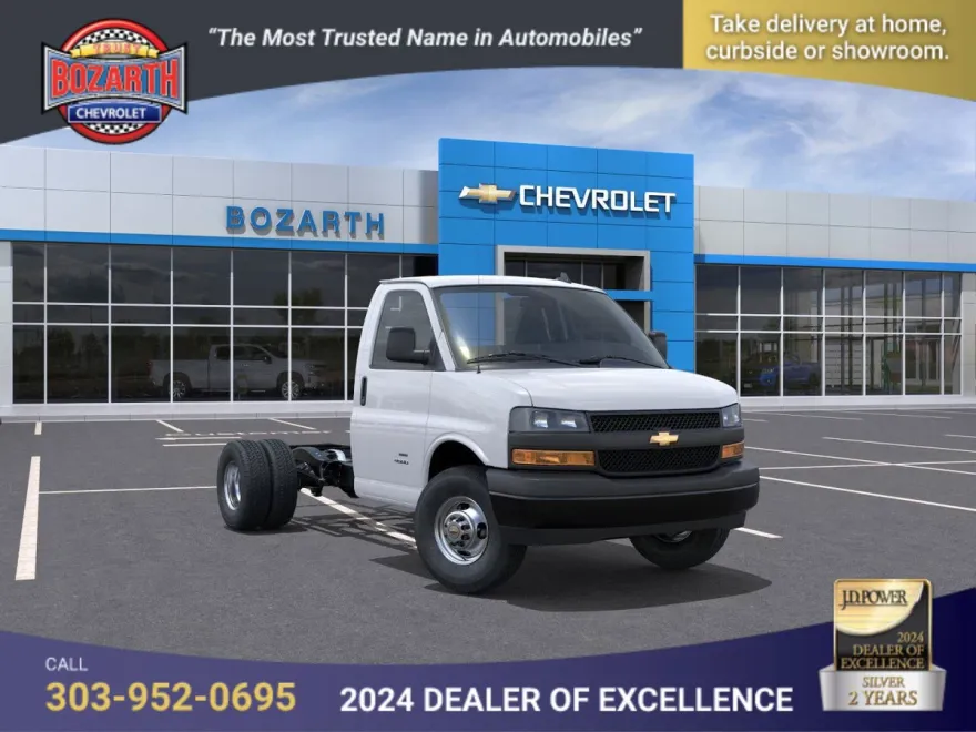 2025 Chevrolet Express Cutaway 3500 photo 1