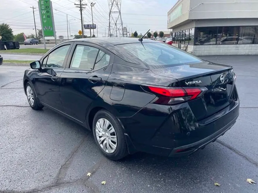 2020 Nissan Versa S photo 1