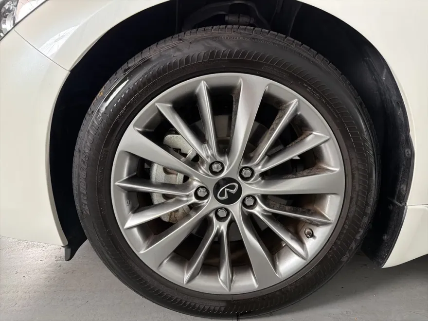 2024 Infiniti Q50 LUXE photo 1