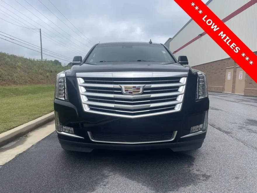 2019 Cadillac Escalade Platinum photo 1