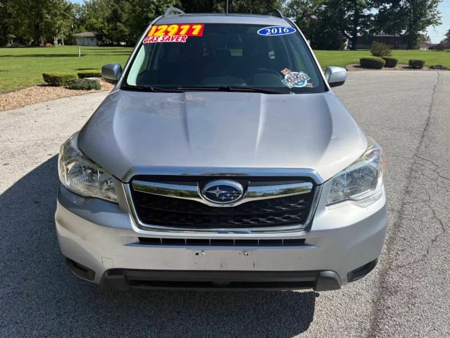 2016 Subaru Forester 2.5i Premium photo 1