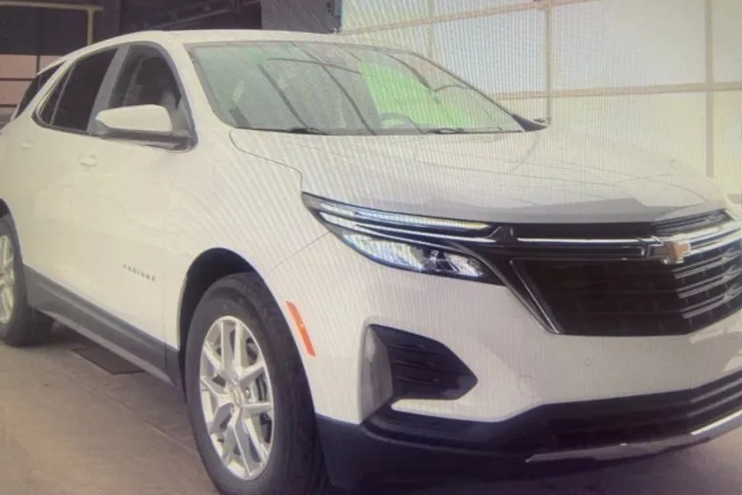2022 Chevrolet Equinox LT photo 1