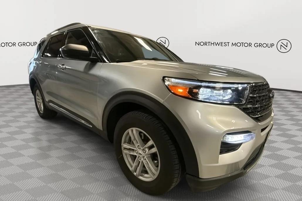 2022 Ford Explorer XLT photo 1