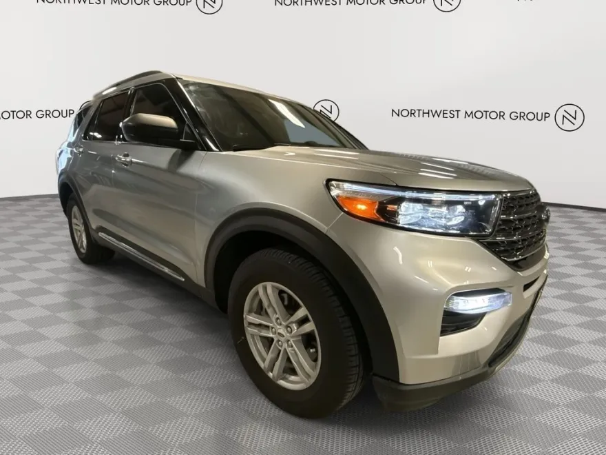 2022 Ford Explorer XLT photo 1