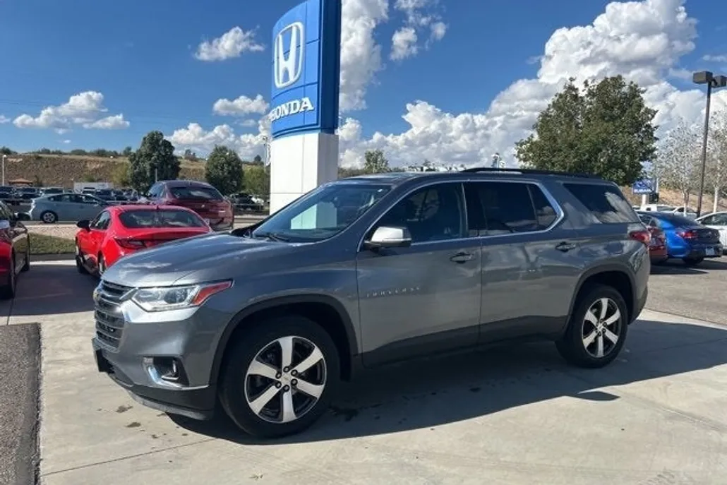 2021 Chevrolet Traverse Leather photo 1