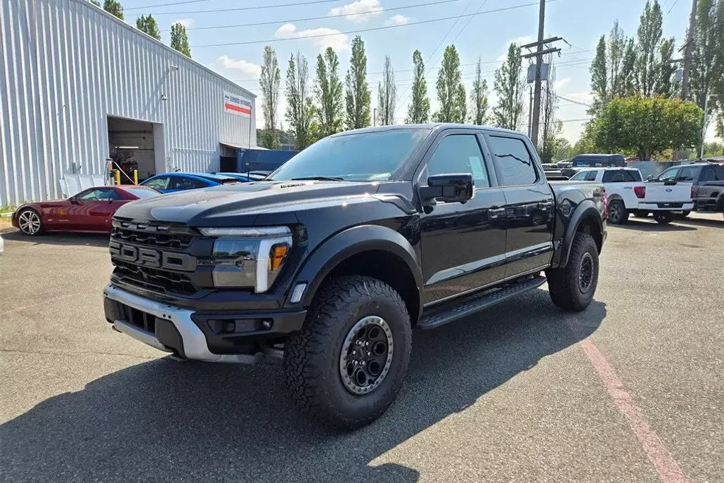2025 Ford F-150 Raptor photo 1