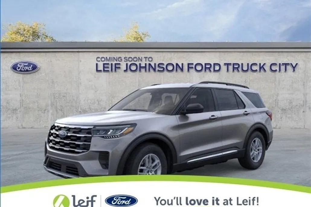 2025 Ford Explorer photo 1