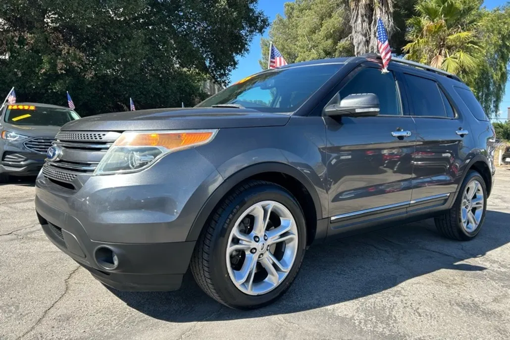 2015 Ford Explorer Limited photo 1