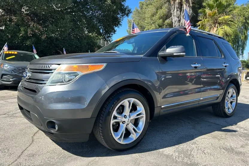 2015 Ford Explorer Limited photo 1