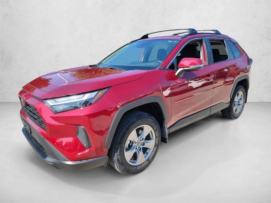 2024 Toyota RAV4 XLE photo 1