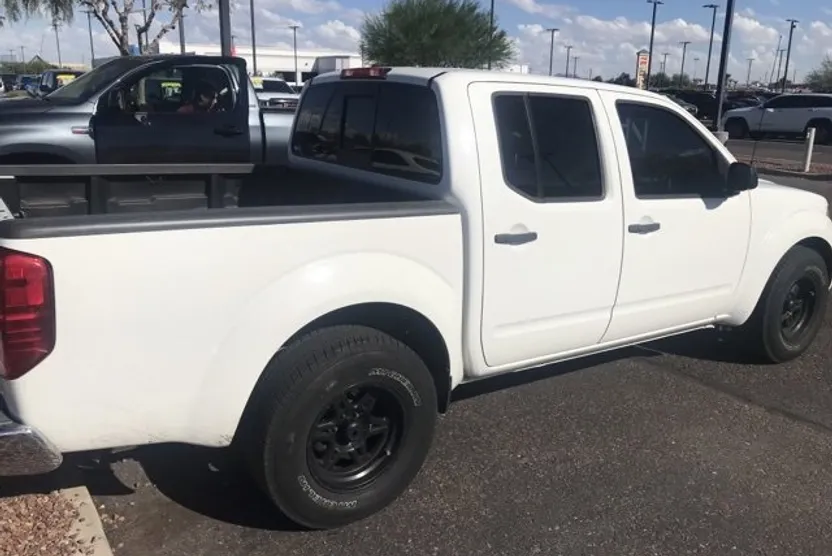 2018 Nissan Frontier SV photo 1