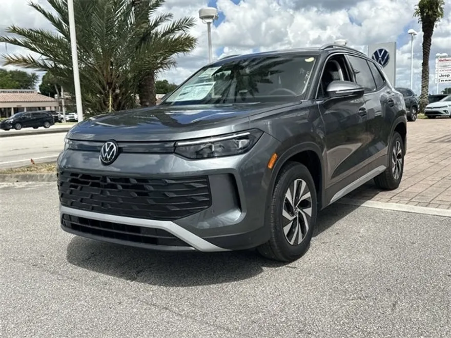 2025 Volkswagen Tiguan S photo 1