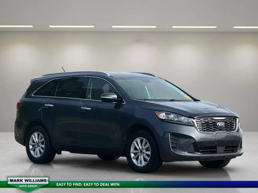 2020 Kia Sorento LX photo 1