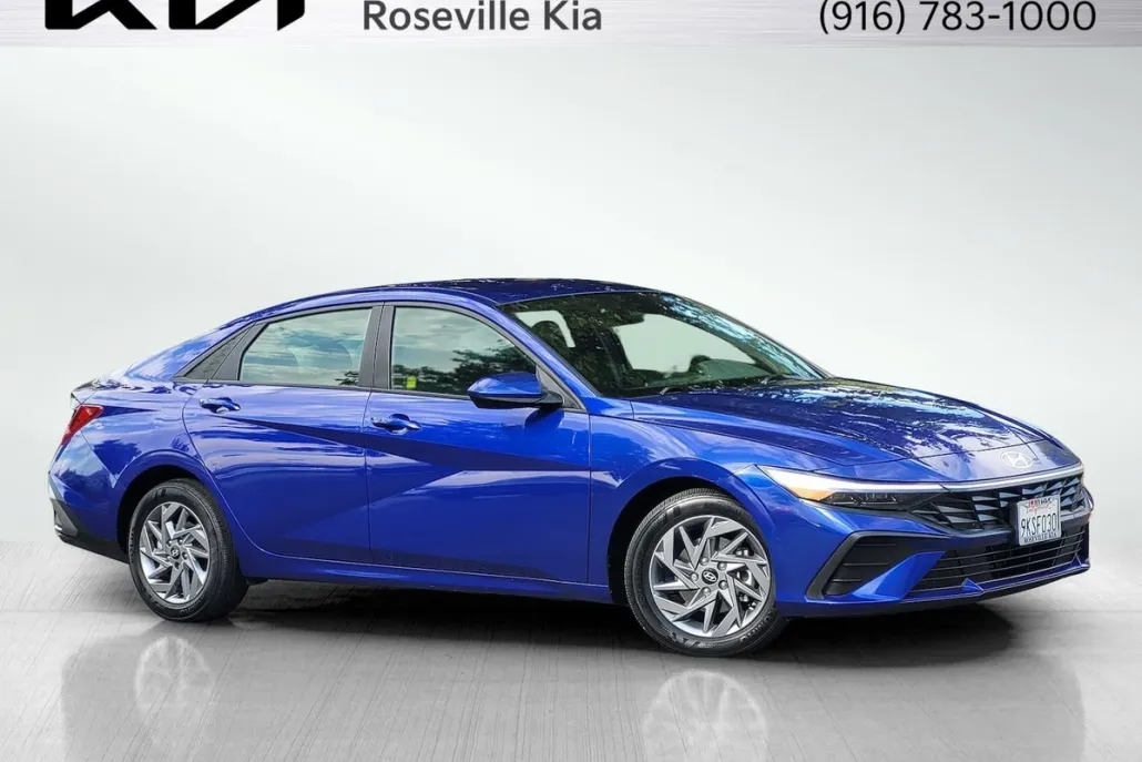 2024 Hyundai Elantra SEL photo 1