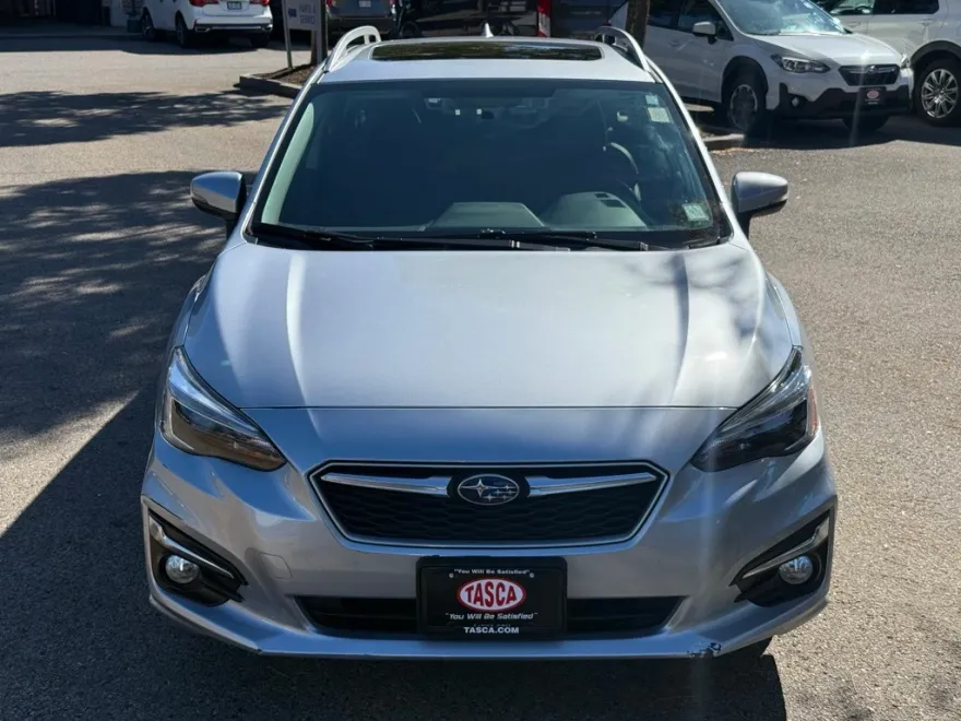 2017 Subaru Impreza 2.0i Limited photo 1