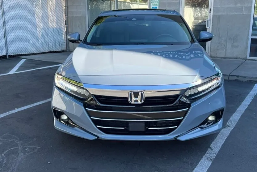 2021 Honda Accord Hybrid Touring photo 1