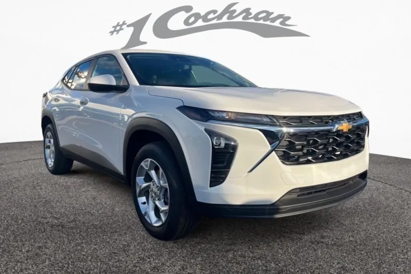 2025 Chevrolet Trax LS photo 1