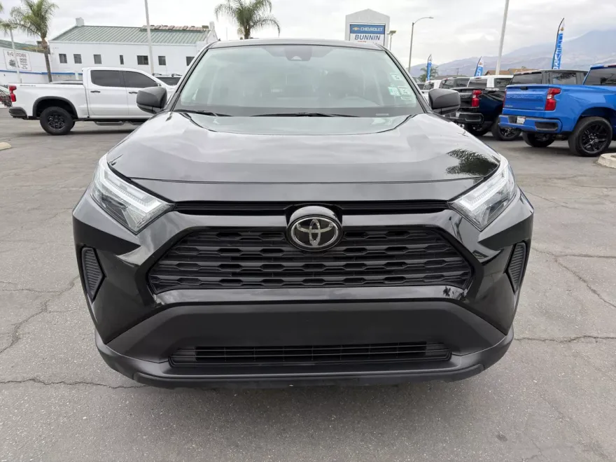 2024 Toyota RAV4 LE photo 1