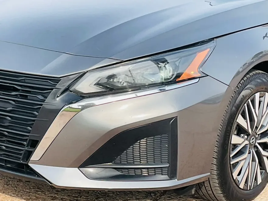 2024 Nissan Altima 2.5 SV photo 1