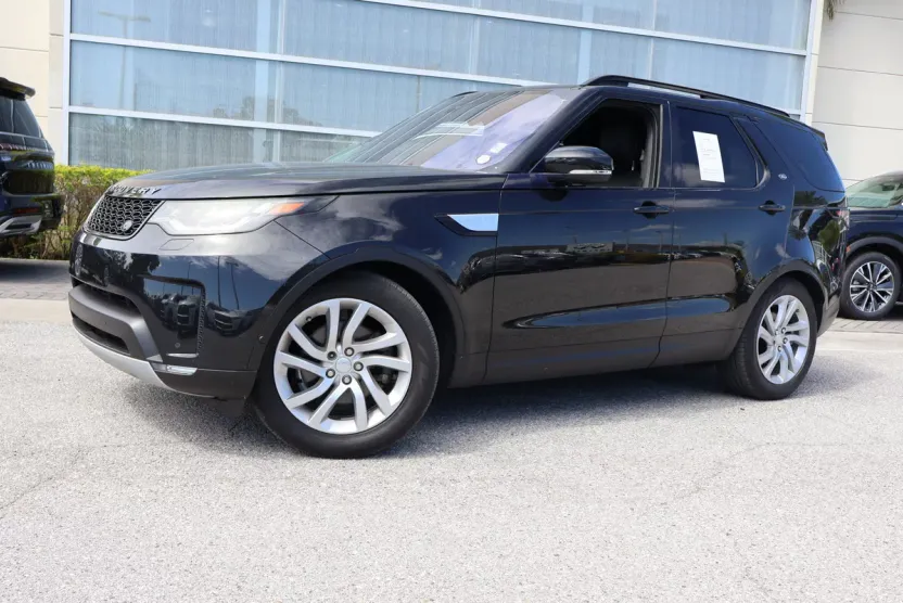 2019 Land Rover Discovery HSE photo 1