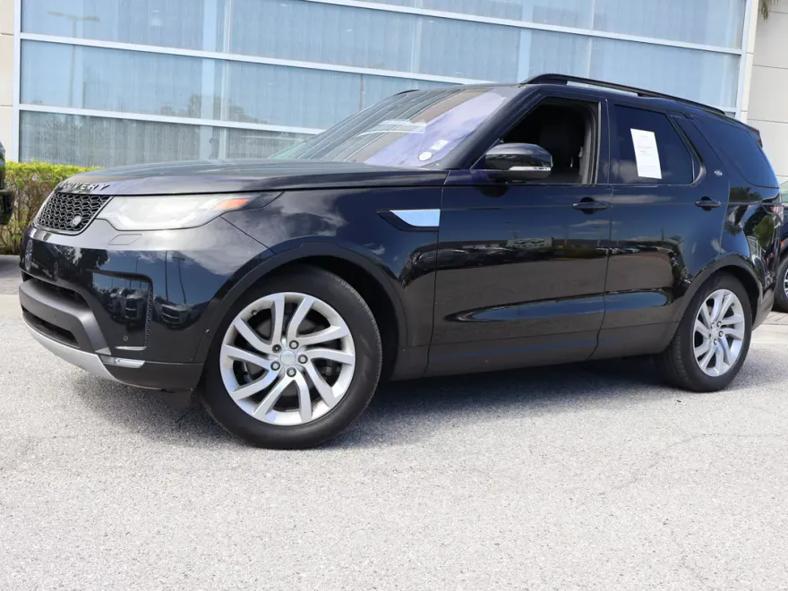 2019 Land Rover Discovery HSE photo 1
