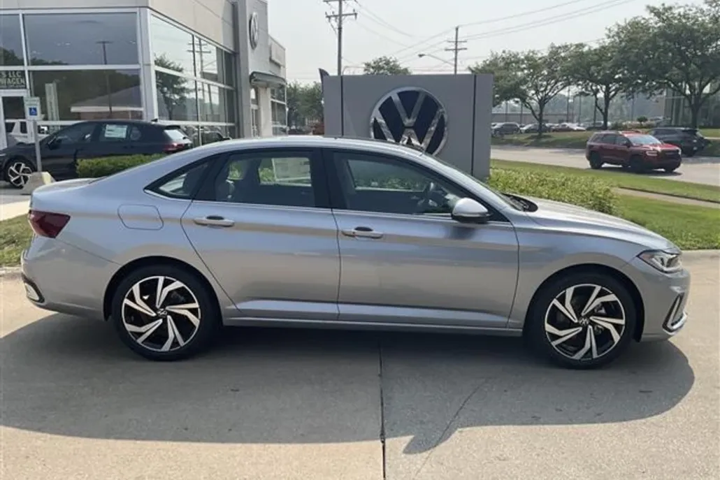 2025 Volkswagen Jetta 1.5T Highline photo 1