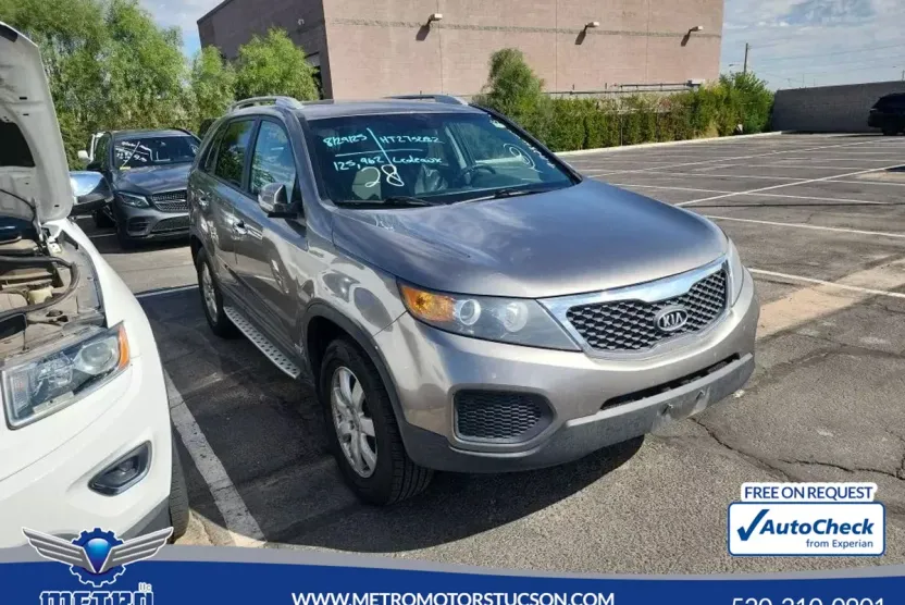 2013 Kia Sorento LX photo 1