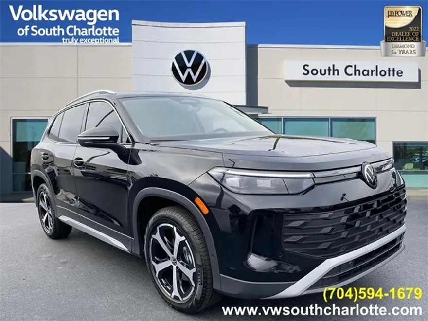 2025 Volkswagen Tiguan SE photo 1