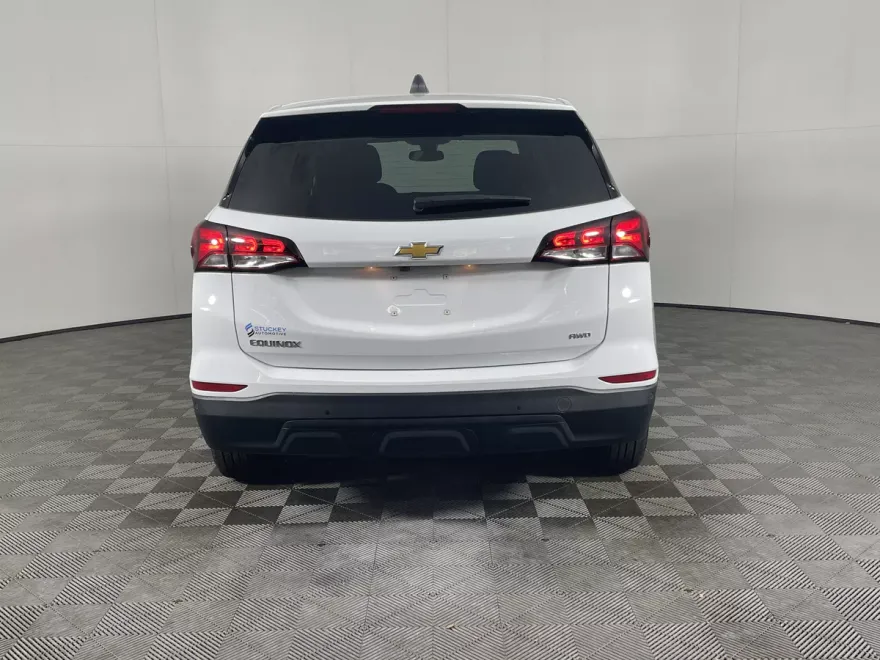 2022 Chevrolet Equinox LS photo 1